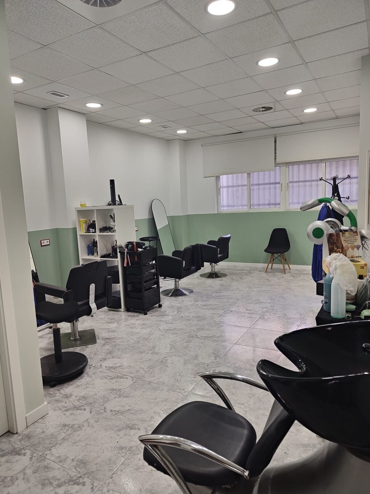 Zona de peluquería del centro Mayra Rodríguez en Valencia