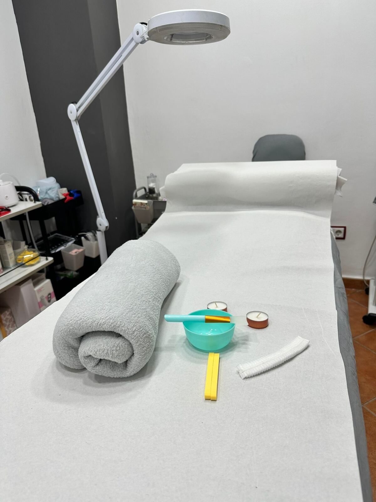 Cabina facial preparada para la próxima clienta